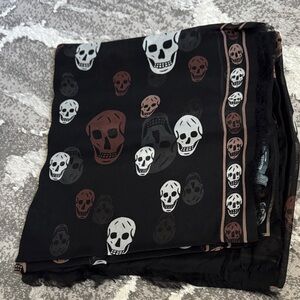 new Alexander McQueen Black and White Skull Scarf silk large